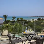 Elias Villa