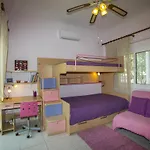 Villa Elias *