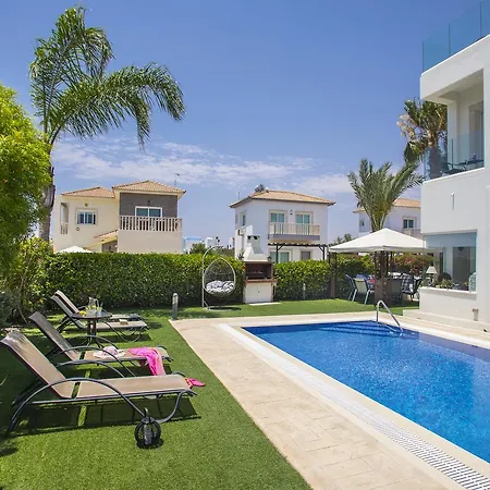 Elias Villa